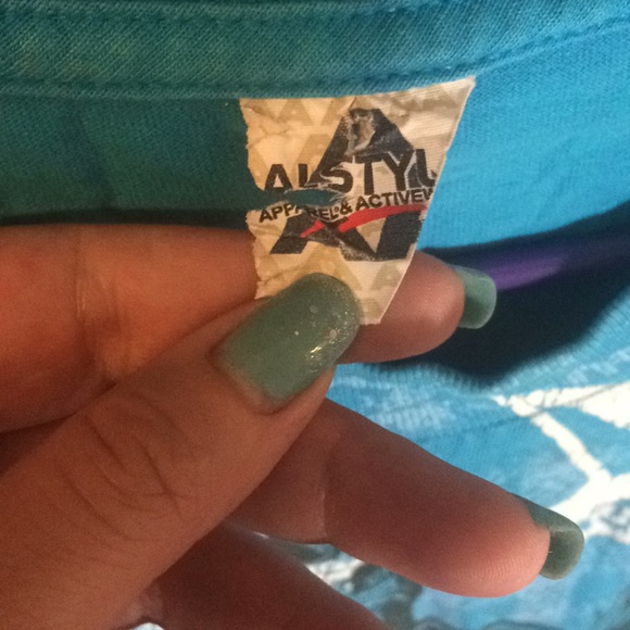 Graphic Tee - Picture 3 of 4